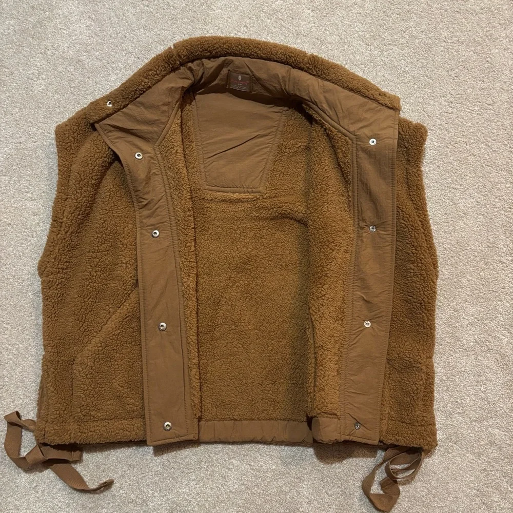 Free People Scout It Out Oversized Sherpa Vest in Honey NWT Size Medium - Picture 5 of 8